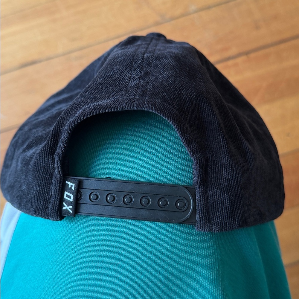 Fox Racing corduroy SnapBack hat - Picture 3 of 5